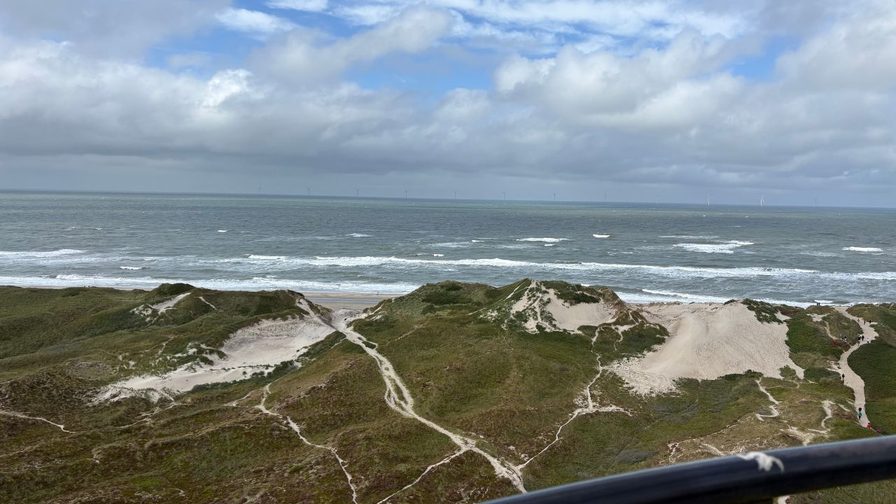 Blick vom Lyngvig Fyr über die Dünenlandschaft auf die Nordsee an Dänemarks Westküste